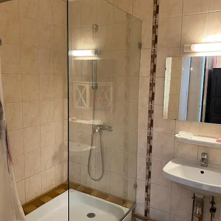 Apartment - Location Studio 2 Personnes *
